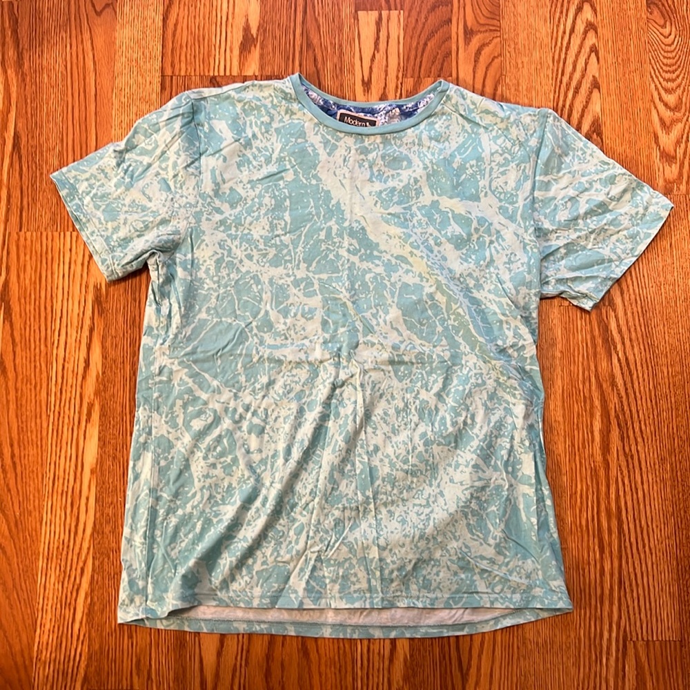 Modern amusement tee